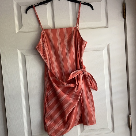 Forever 21 Dresses & Skirts - Brand New Forever 21 Salom/Cream Dress